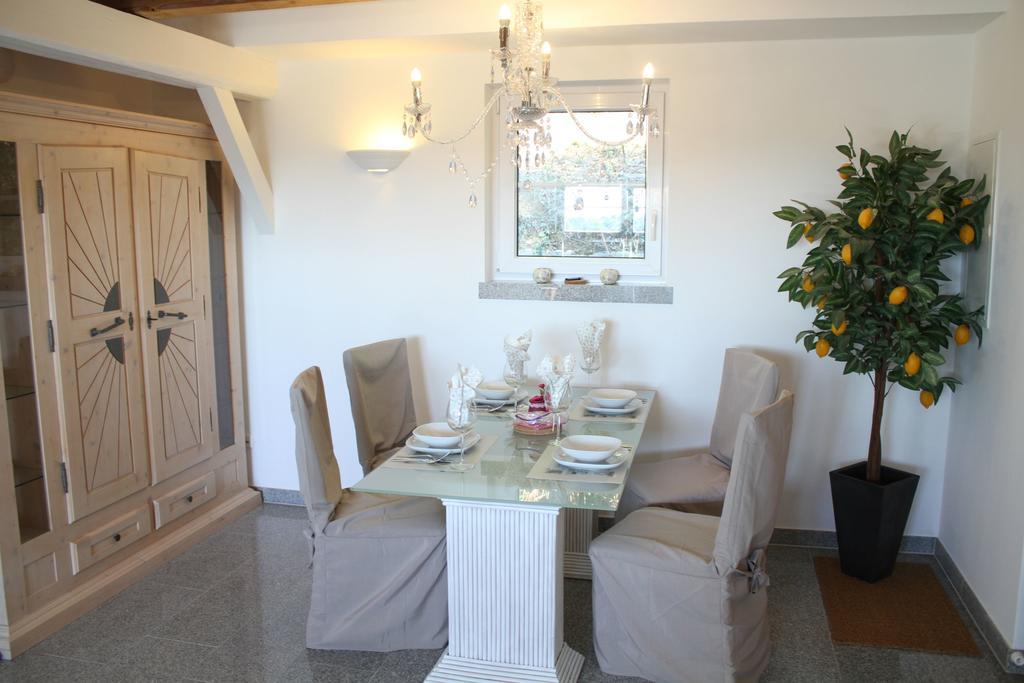 Gesindehaus Charis Villa Кипенхайм Екстериор снимка