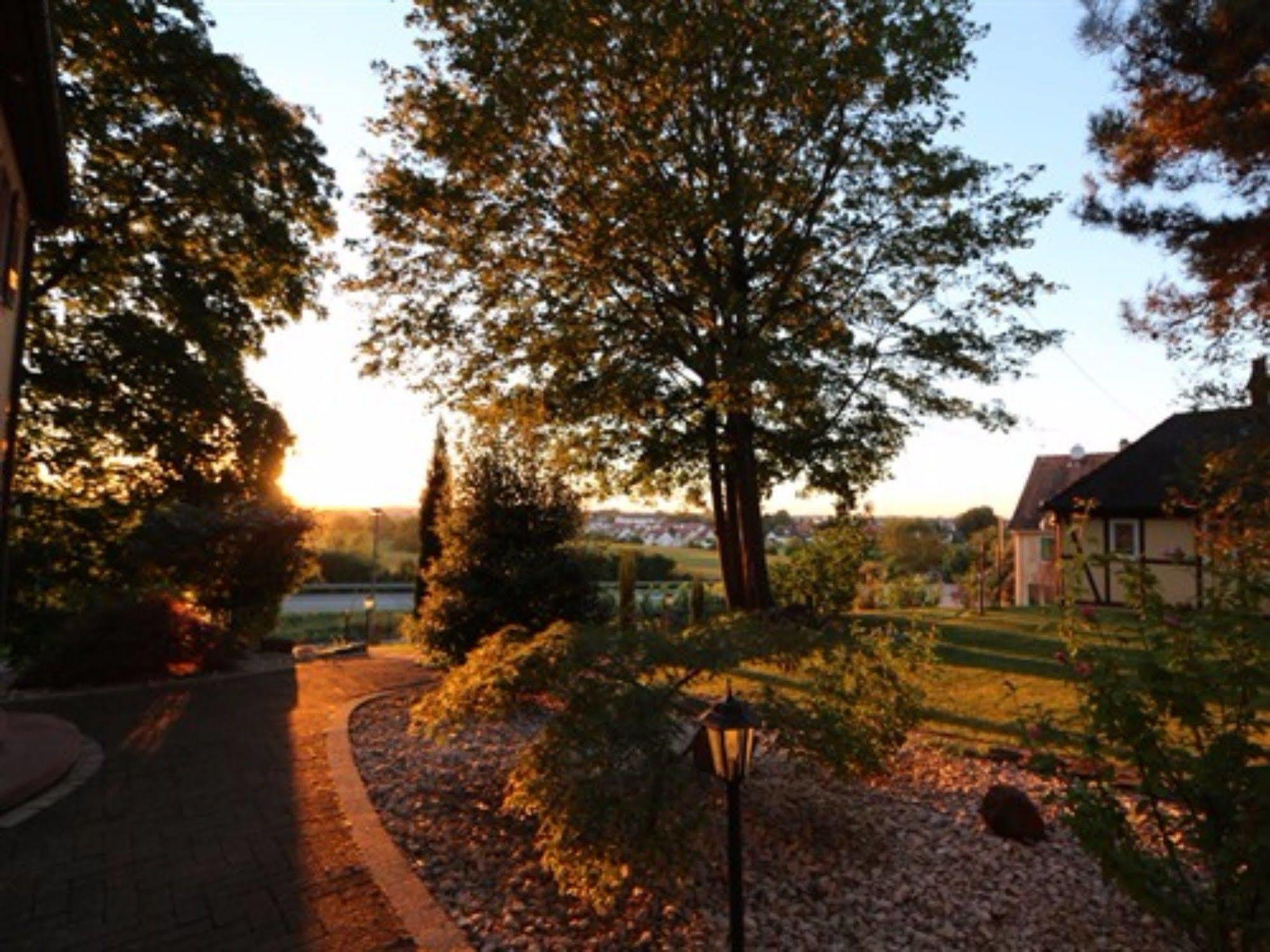 Gesindehaus Charis Villa Кипенхайм Екстериор снимка
