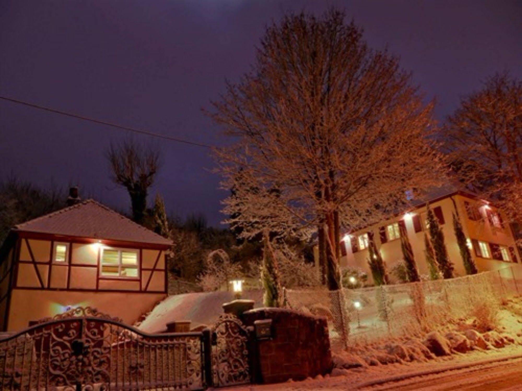 Gesindehaus Charis Villa Кипенхайм Екстериор снимка
