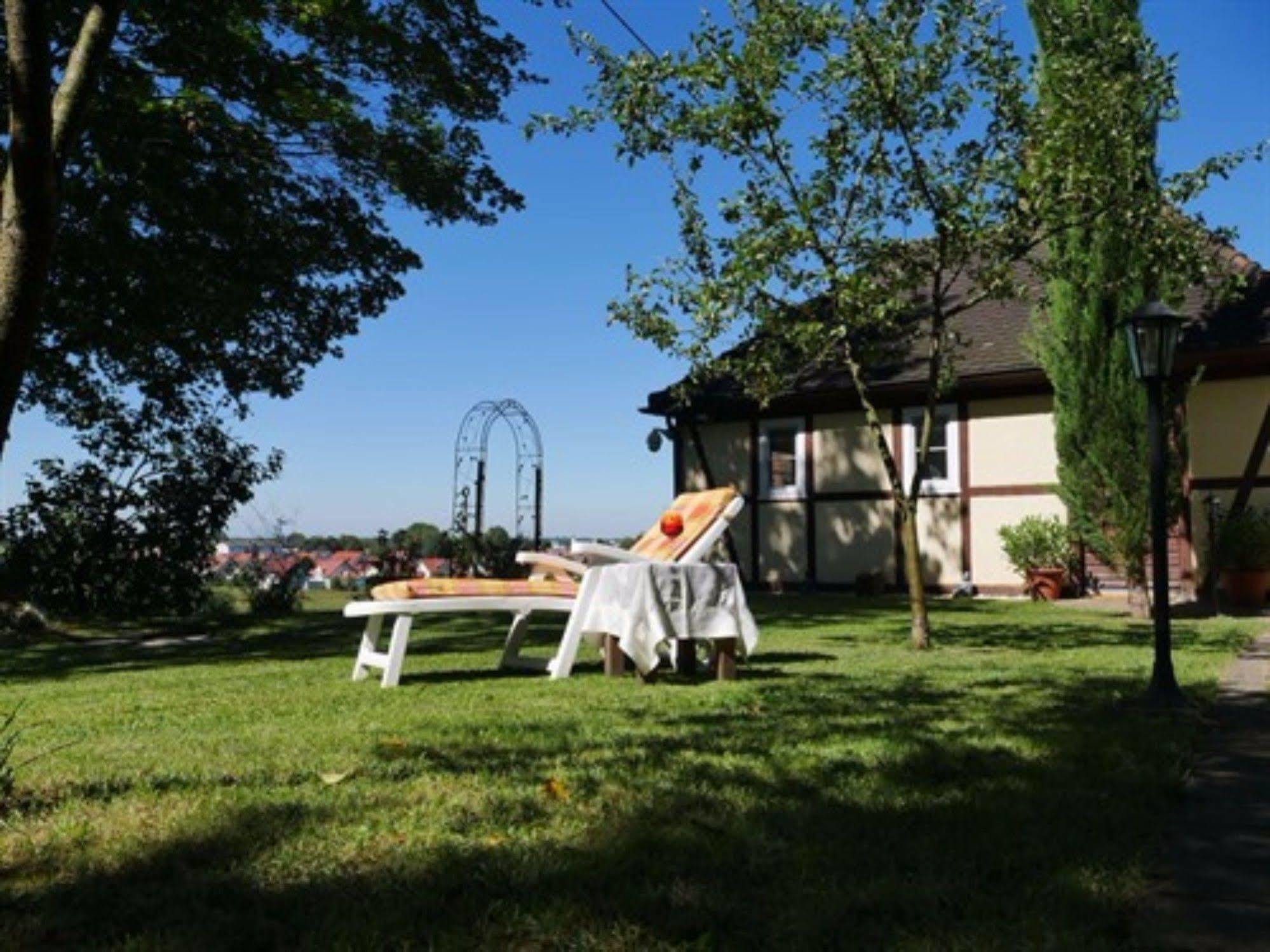Gesindehaus Charis Villa Кипенхайм Екстериор снимка